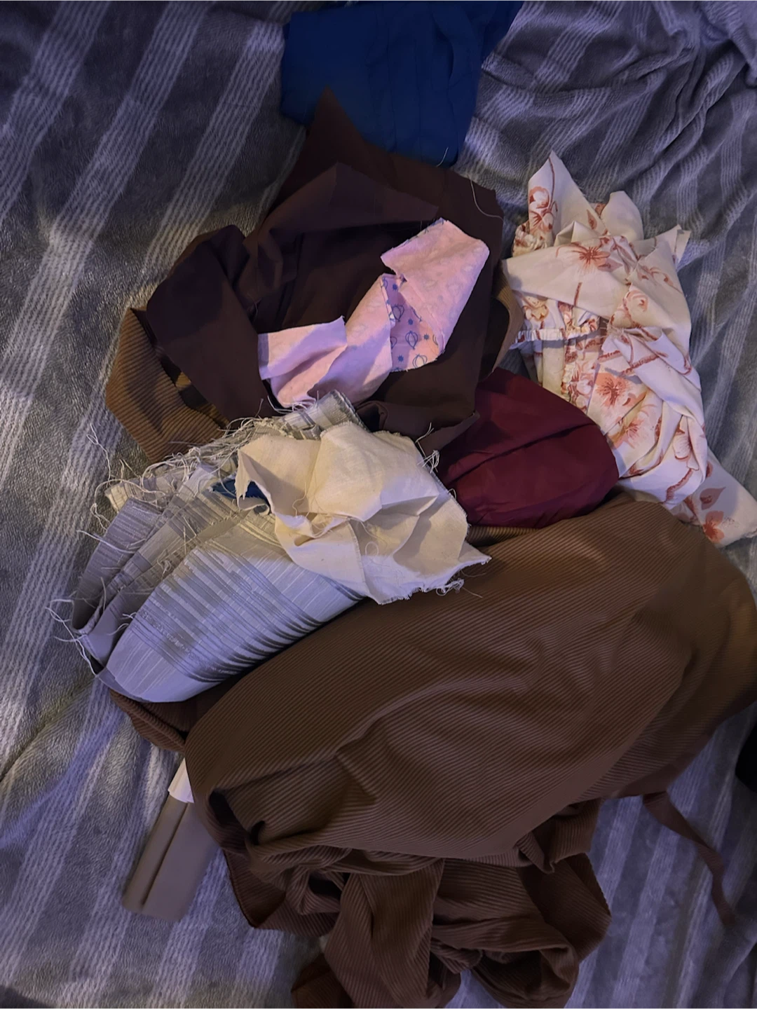 Assorted Fabric Remnant Bundle