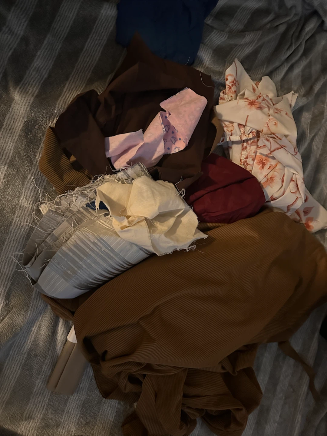 Assorted Fabric Remnant Bundle - photo 2