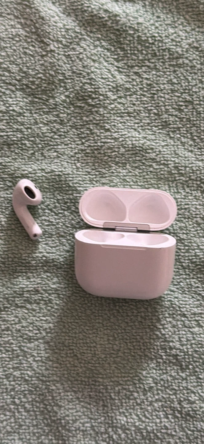 Replacement Apple AirPod A3058 - Right Side & Charging Case Only