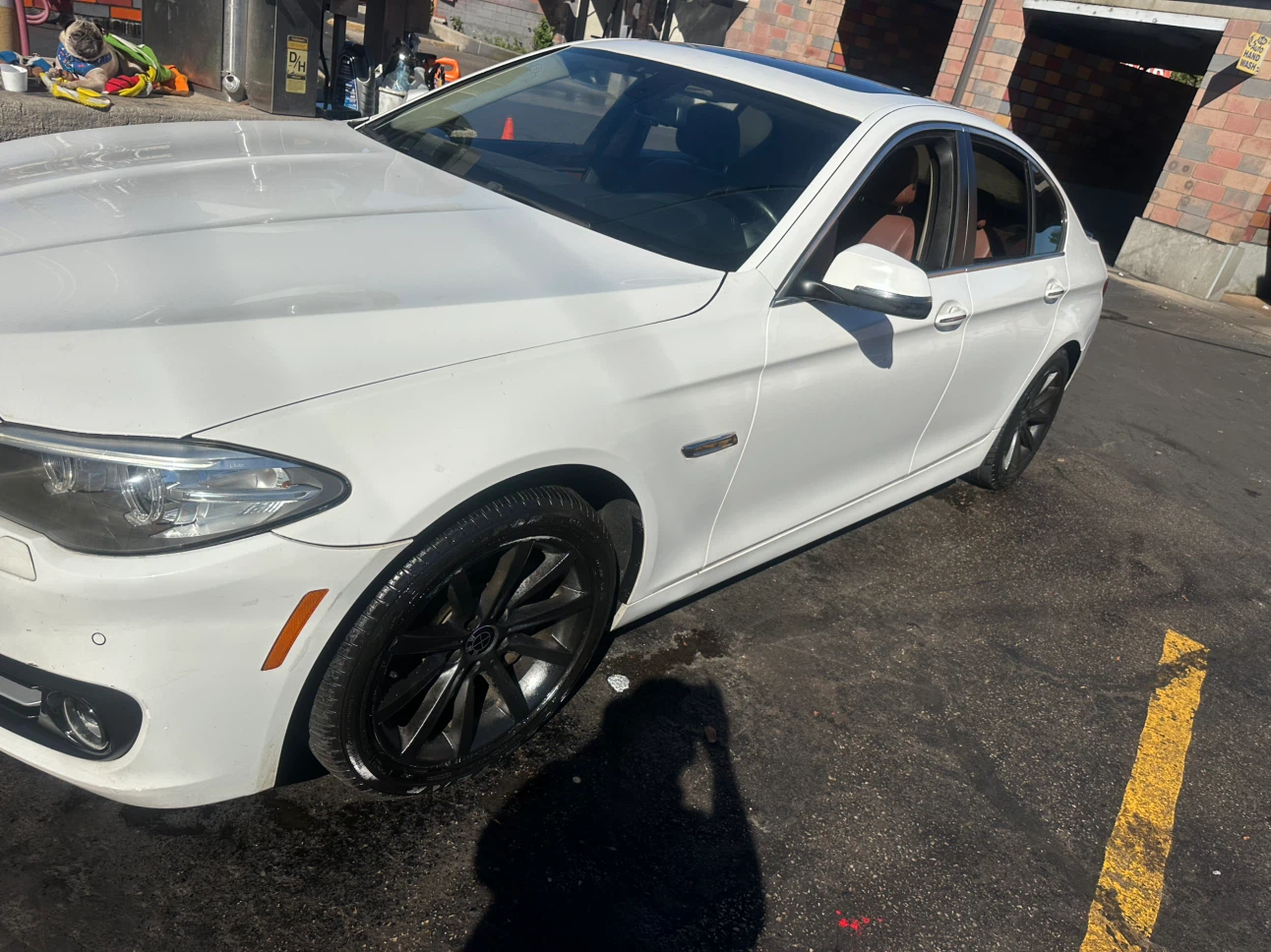 White BMW 5 Series Sedan - photo 2