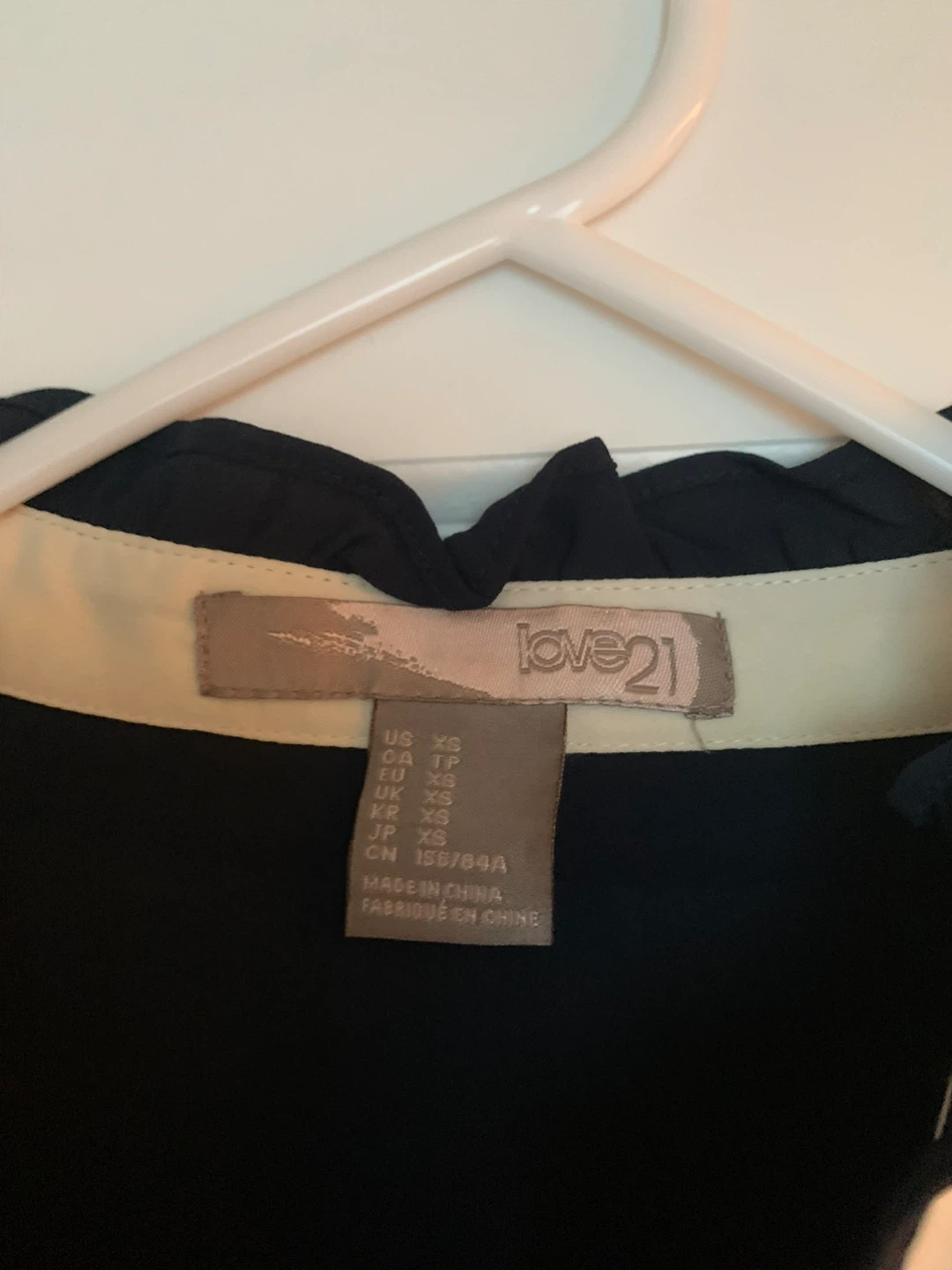 Love 21 black and white blouse - photo 2