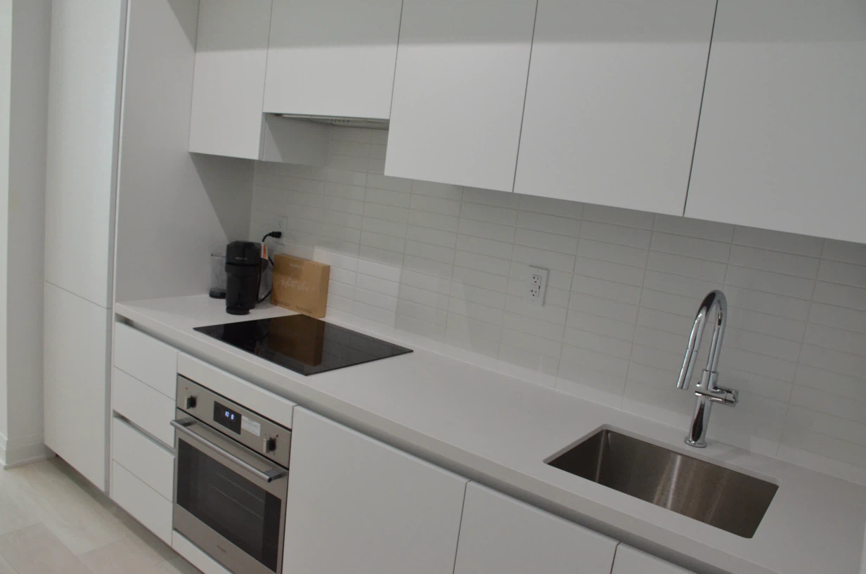 Brand new furnished studio unit for lease in Leaside - photo 3