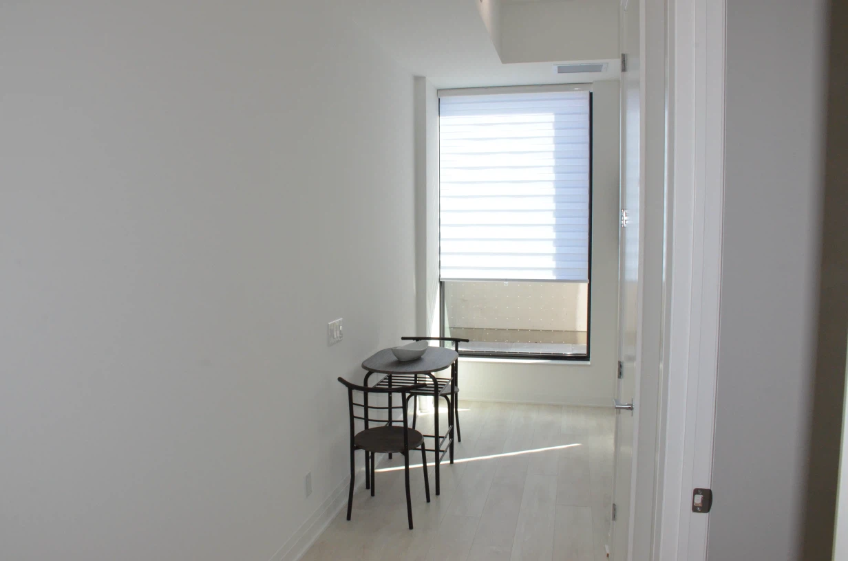 Brand new furnished studio unit for lease in Leaside - photo 4