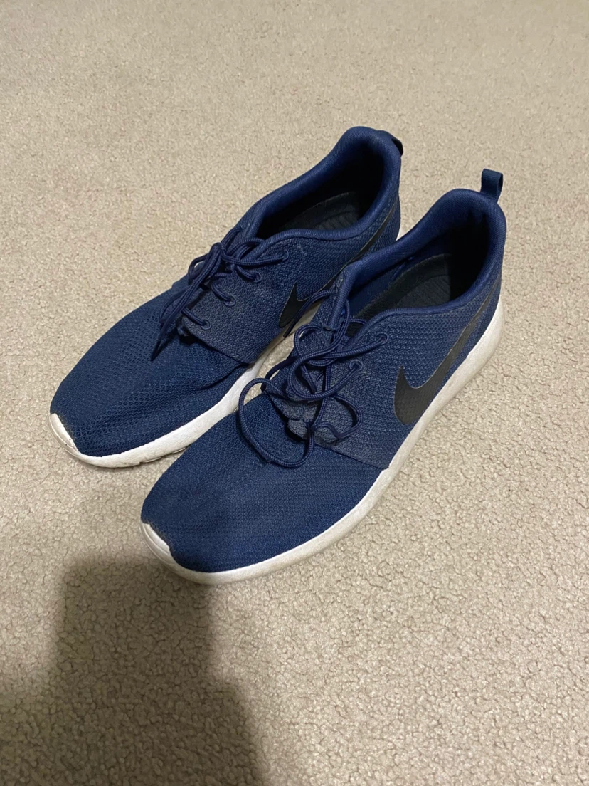 Nike Navy Blue Sneakers ***