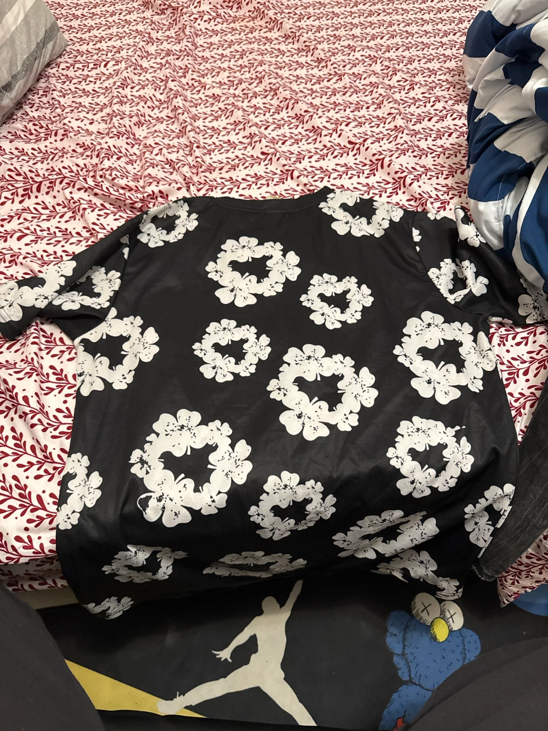 Black and White Floral Print T-Shirt - photo 2