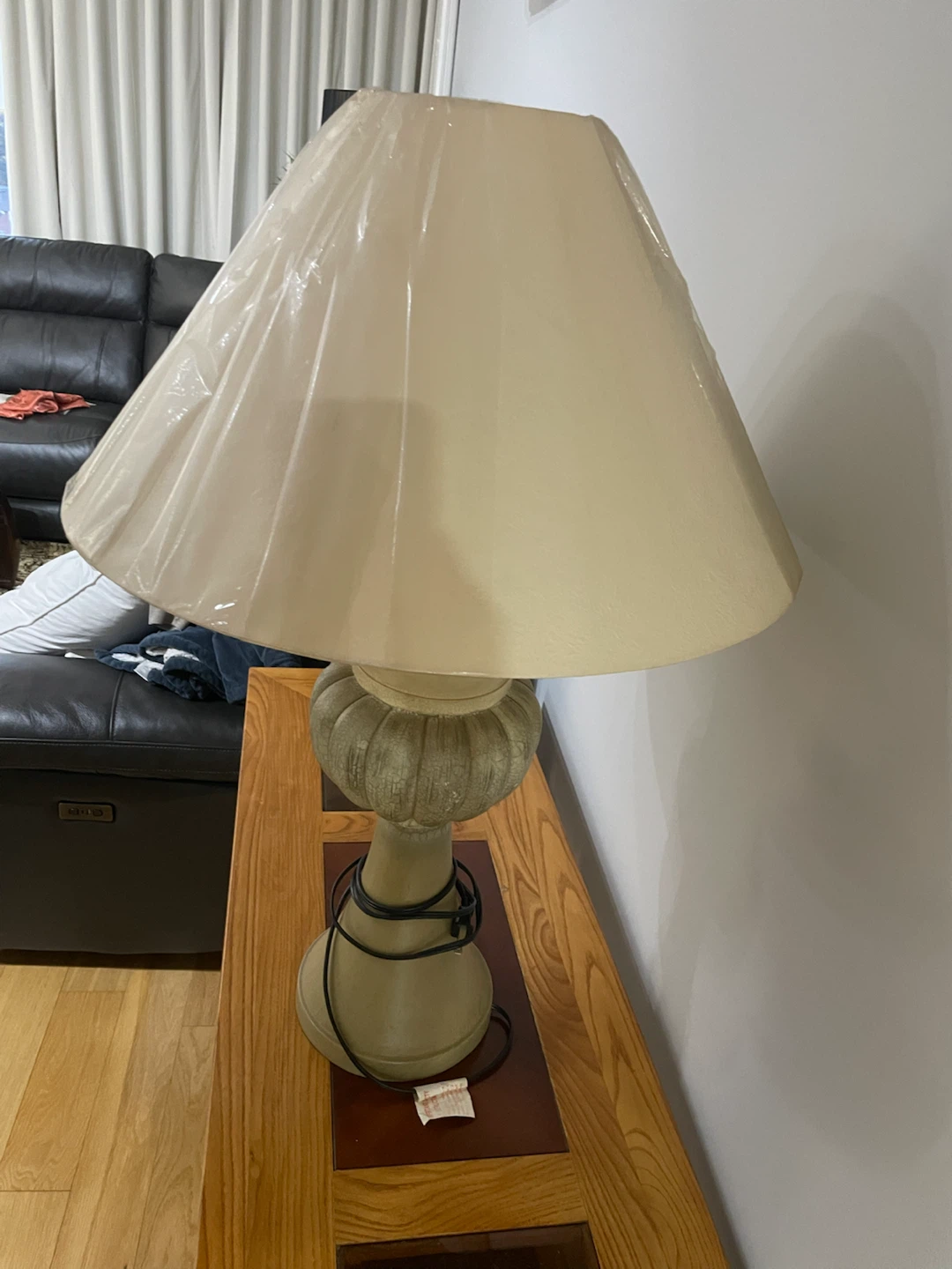 Vintage Style Crackle Finish Table Lamp
