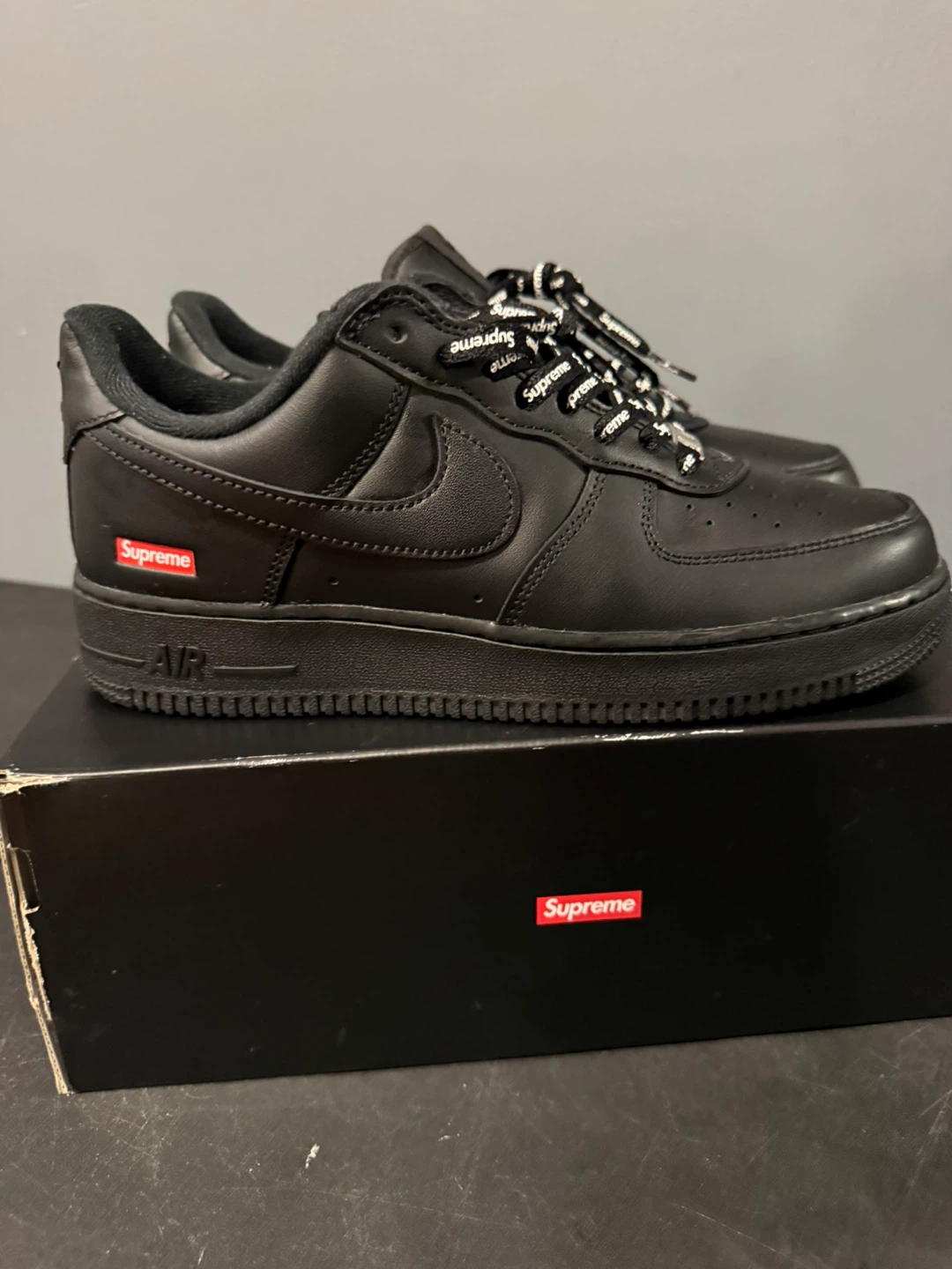 Supreme x Nike Air Force 1 Low Black - photo 2