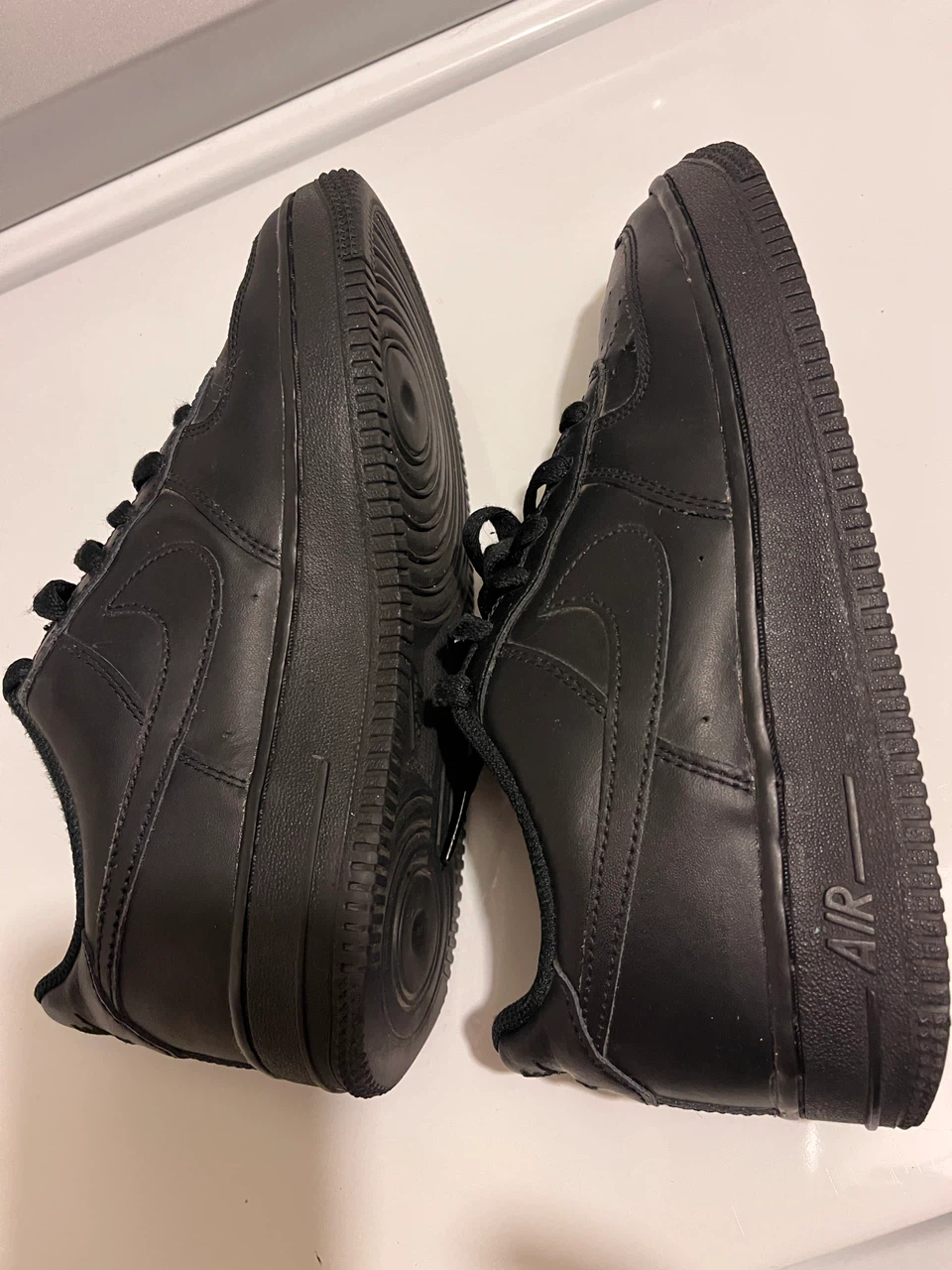 Nike Air Force 1 Black Sneakers Size 5.5Y - photo 2