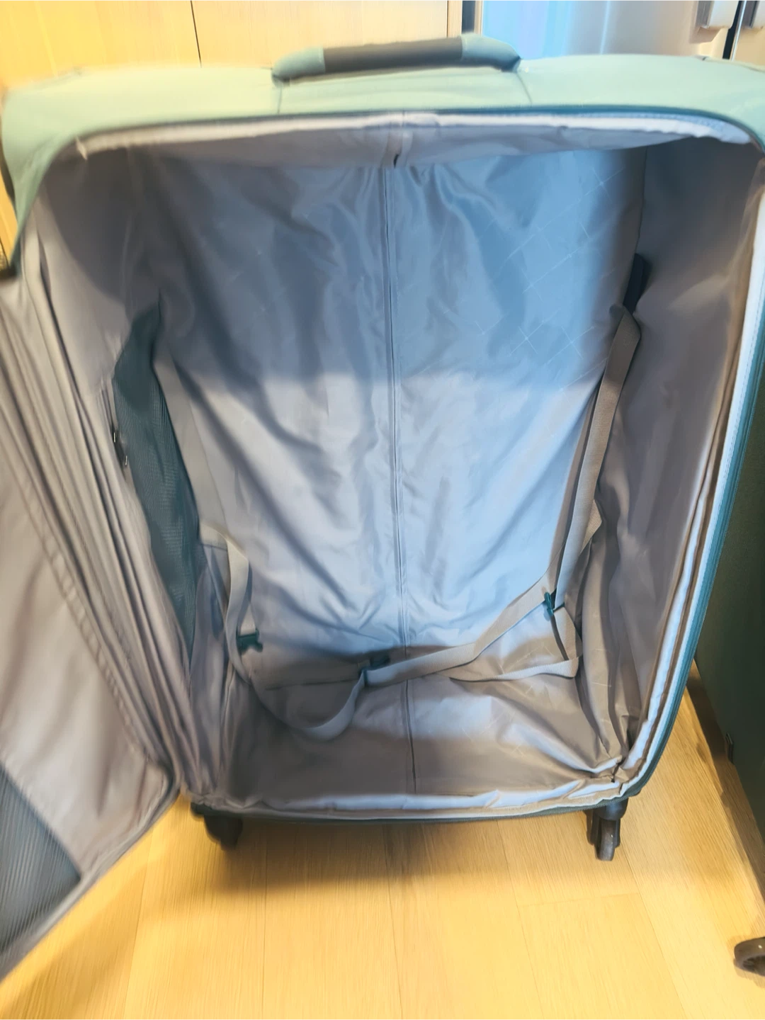 Medium and large luggage - photo 2