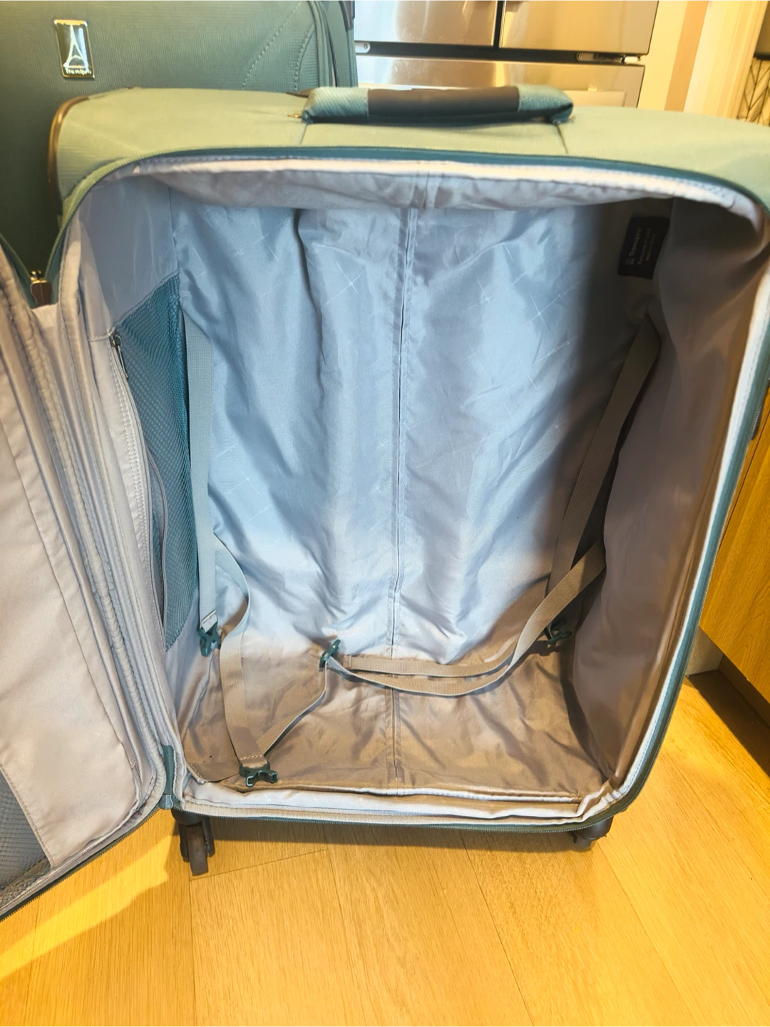 Medium and large luggage - photo 3