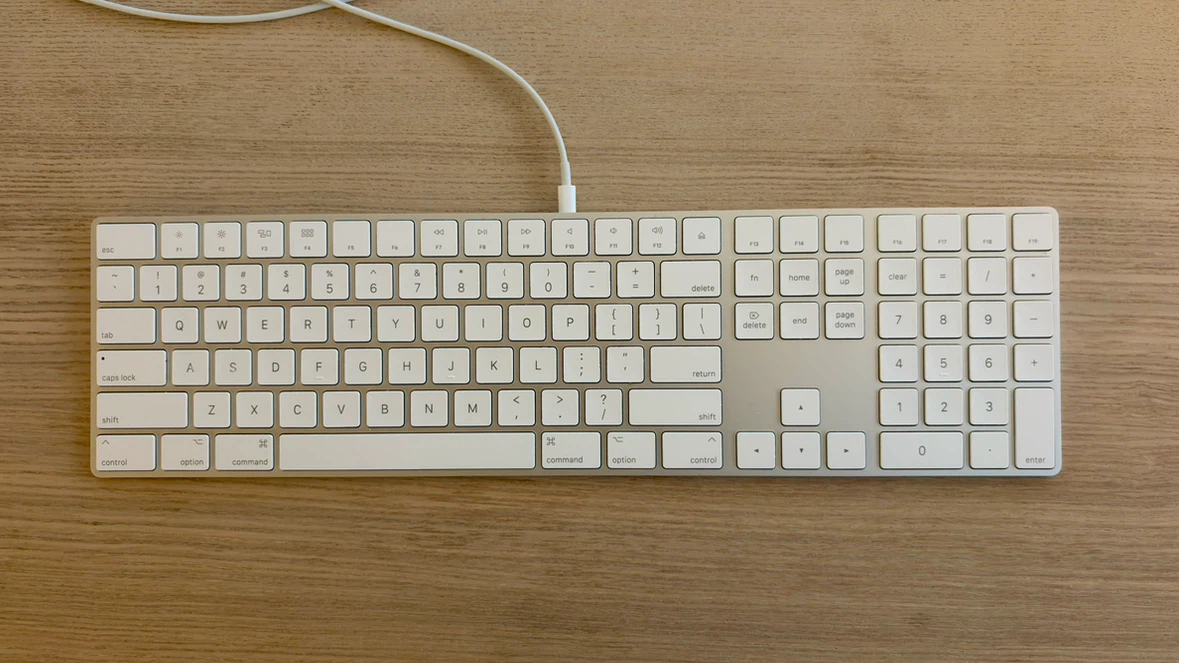Apple Magic Keyboard with Numeric Keypad wireless Bluetooth