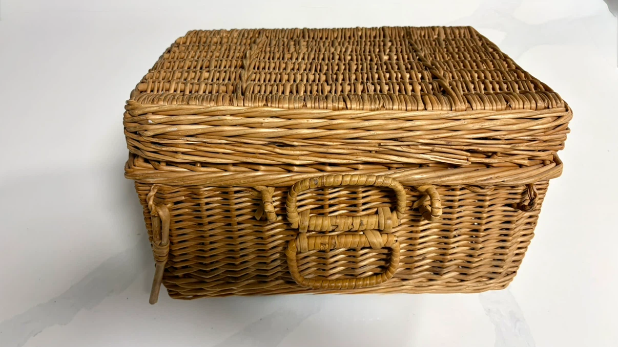 Wicker Picnic Basket with Lid - photo 2
