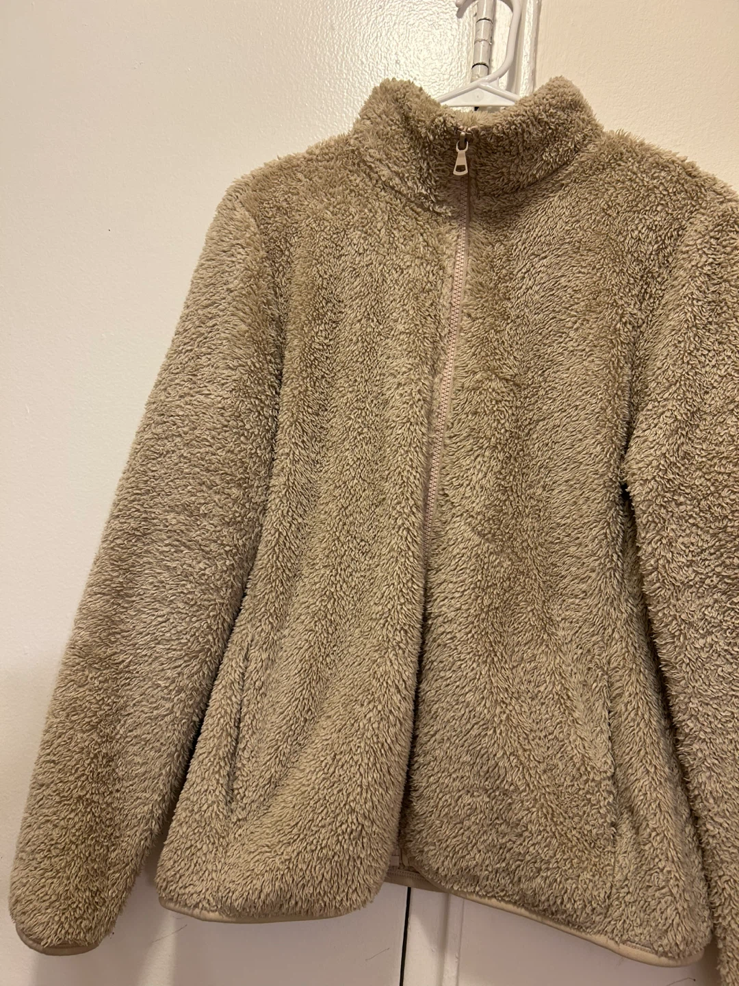 Uniqlo Fluffy Yarn Fleece Jacket - Beige - Size L
