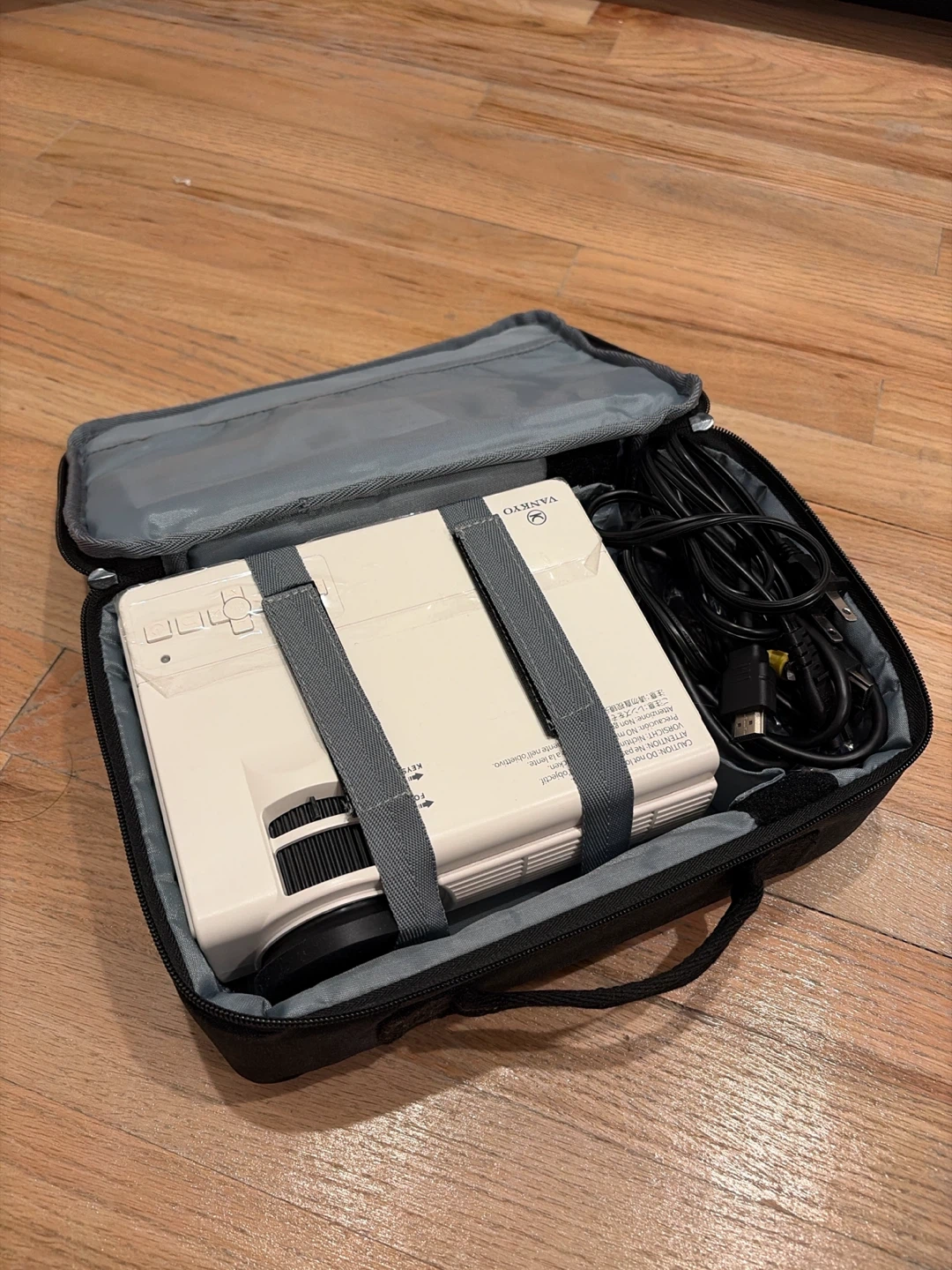 Vankyo Leisure 3 Projector with Carrying Case