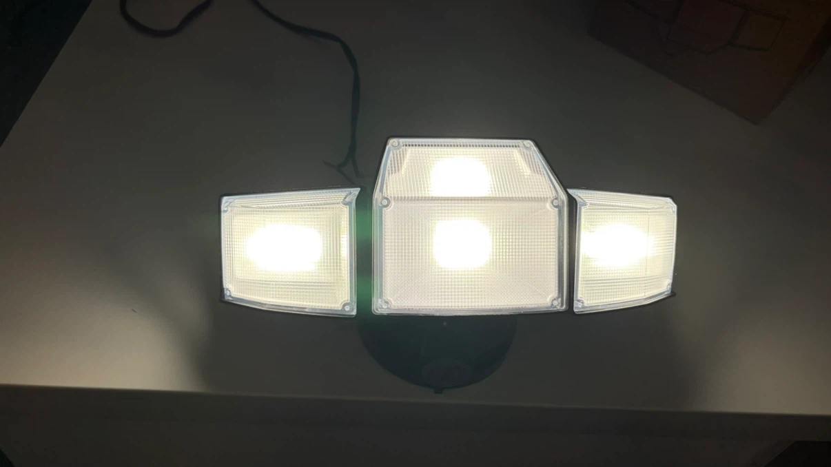 NEW - LUTEC 80W LED Outdoor Flood Light - photo 3