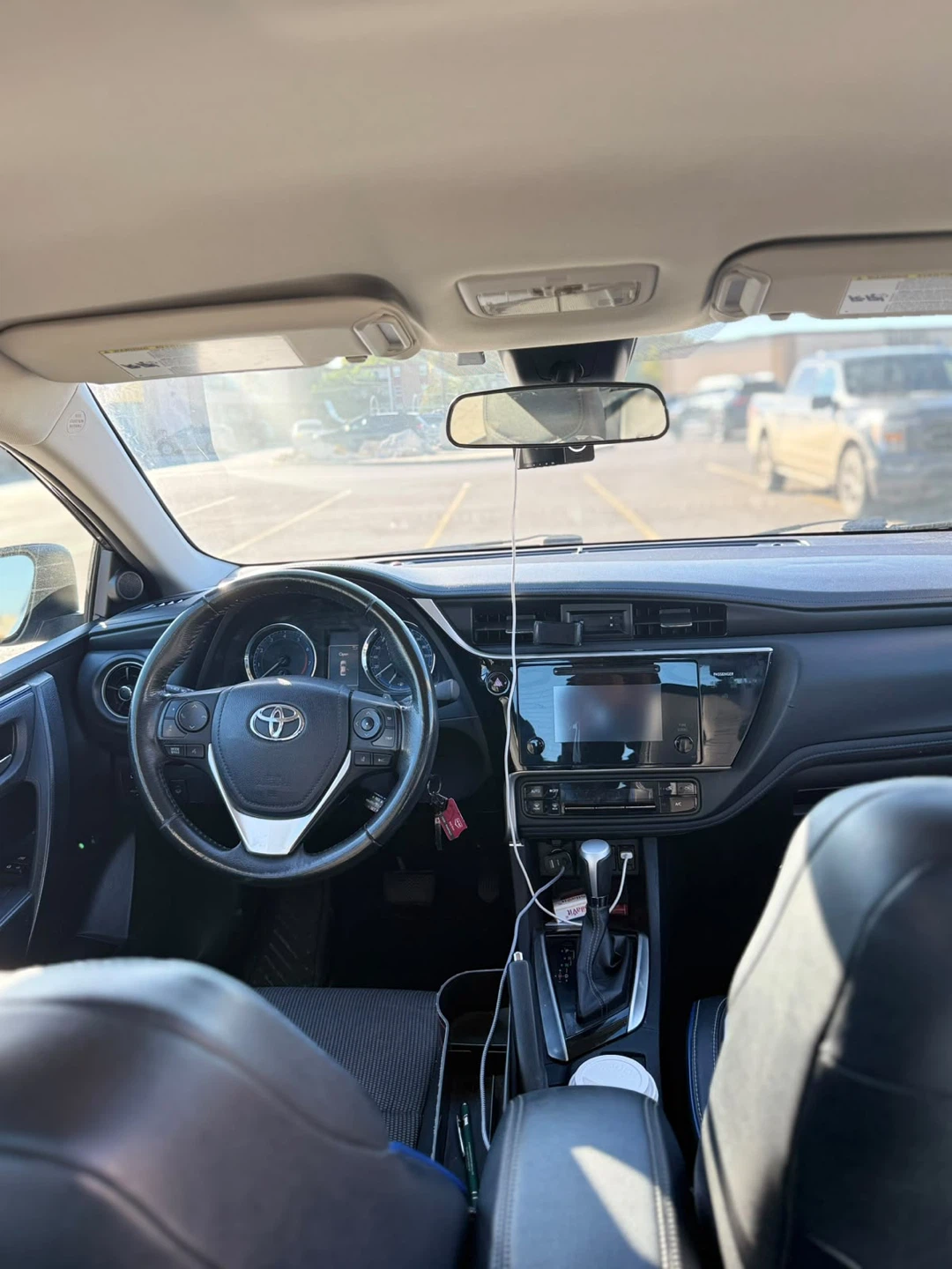 Toyota Corolla SE Sedan - photo 3