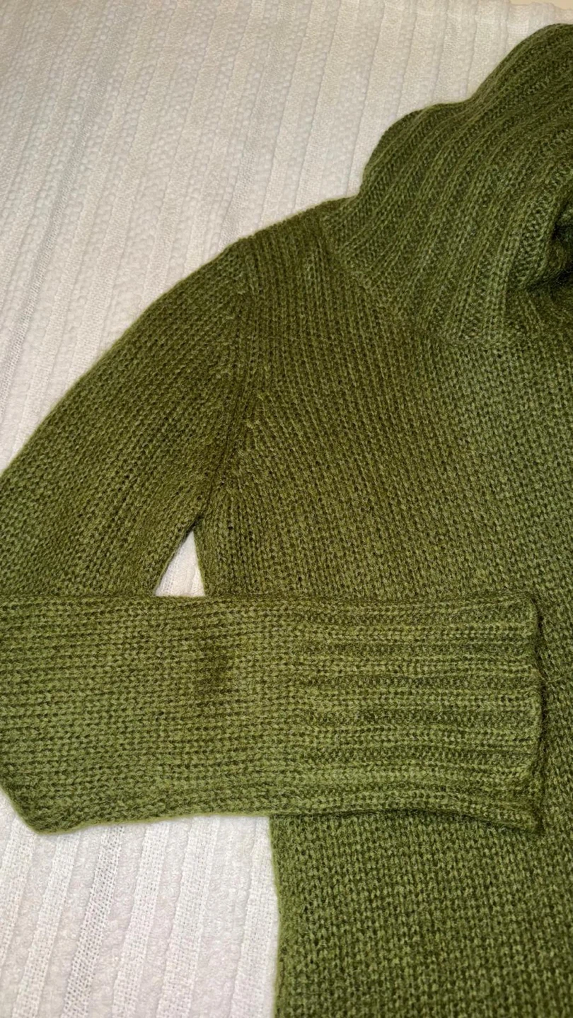 H&M Olive Green Off-the-Shoulder Knit Sweater - photo 3