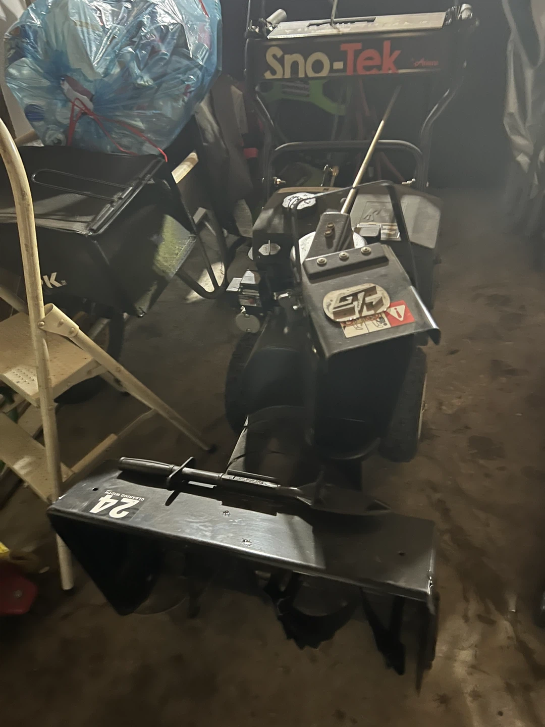 Sno-Tek 24-inch Snow Blower - photo 2