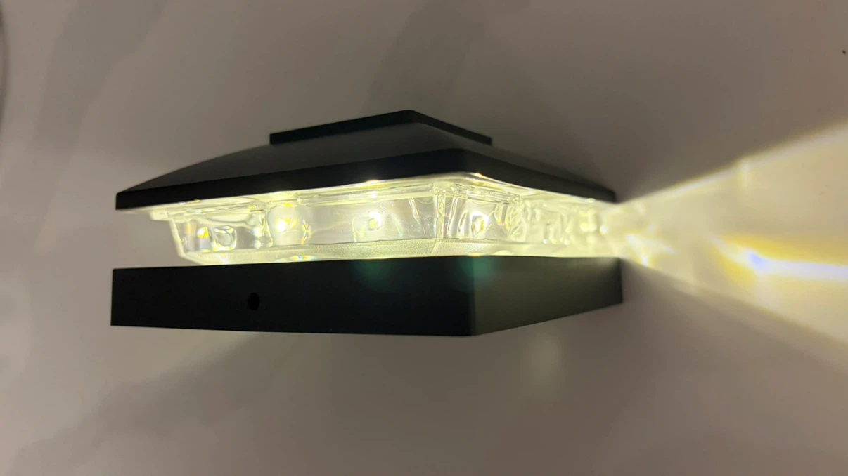 NEW - APONUO Solar Post Cap Lights, 4 Pack - photo 5