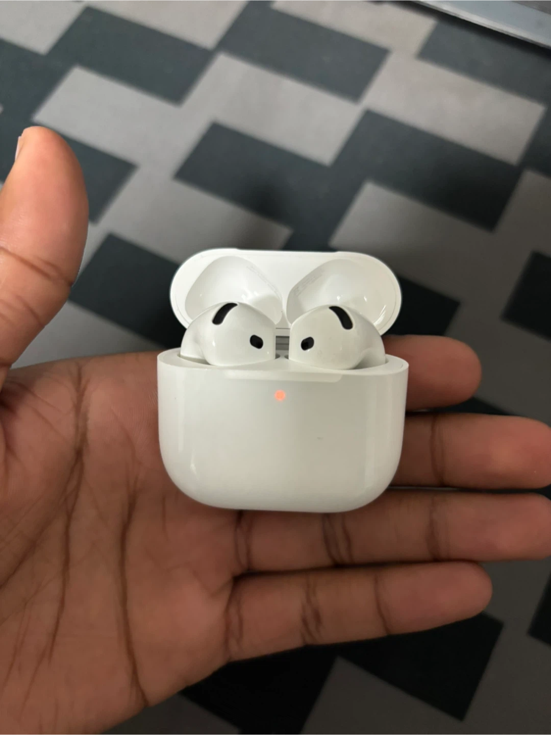 Apple AirPods 4