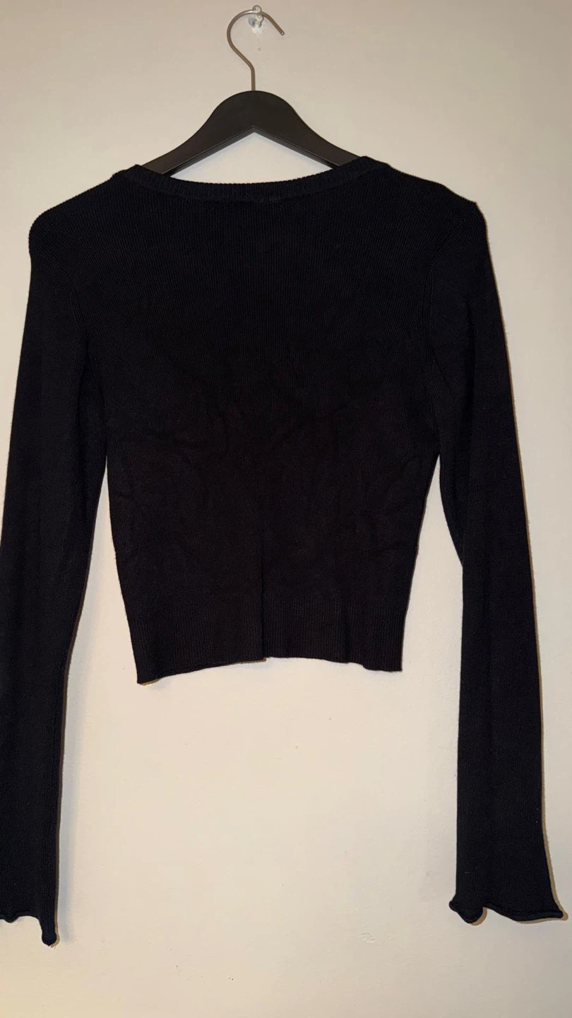 Forever 21 Black Long-Sleeve Ribbed Top