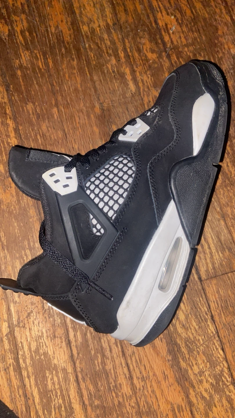 Jordan 4s 5y - photo 3