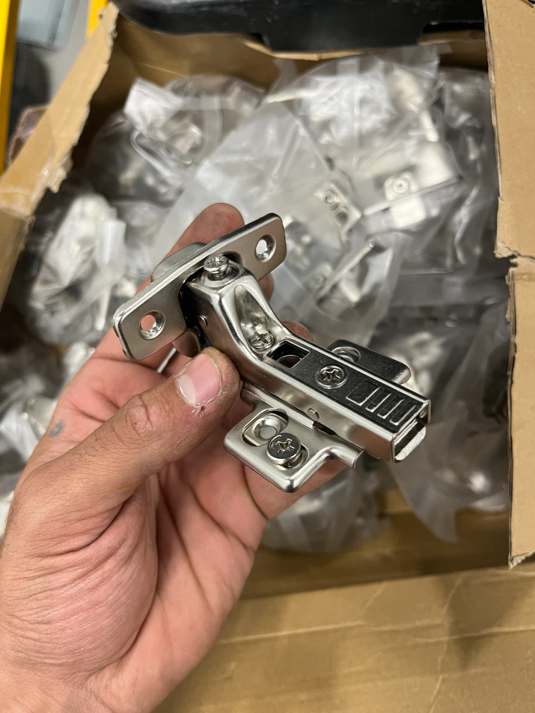 Cabinet Door Hinges - Soft Close