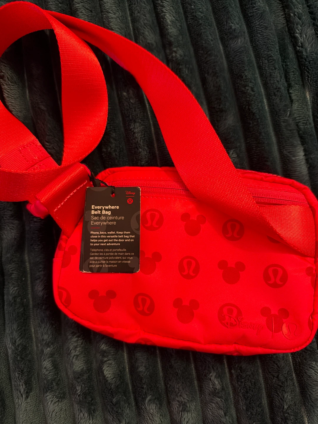 Everywhere belt bag Disney limited edition lululemon - photo 3