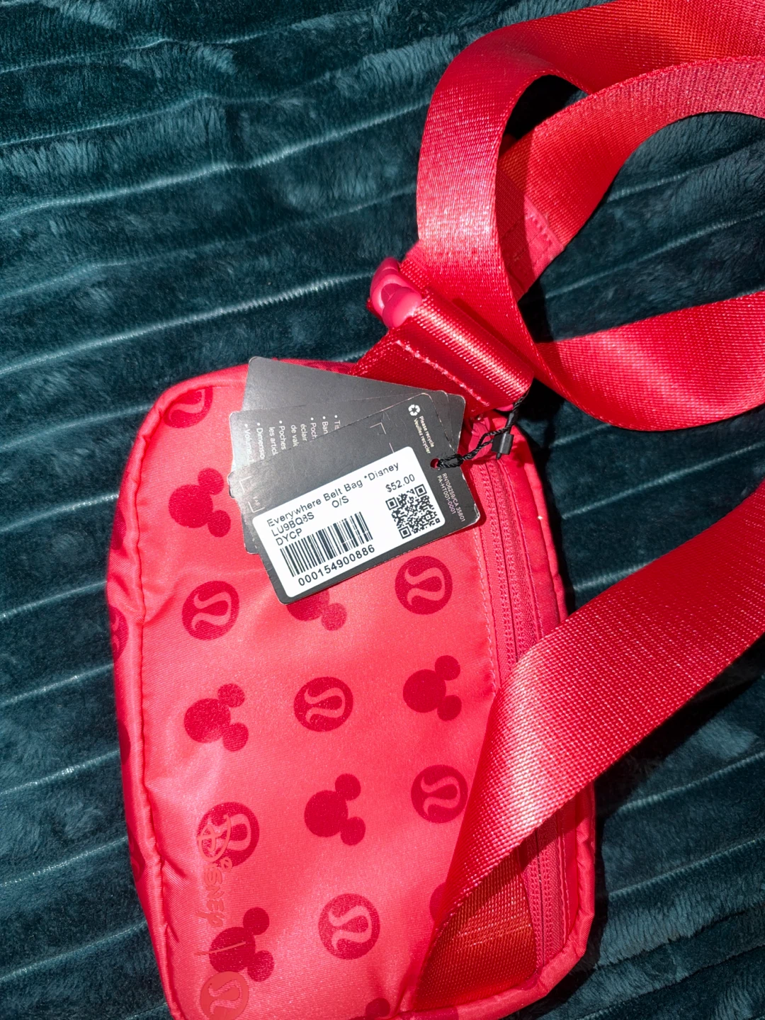 Everywhere belt bag Disney limited edition lululemon - photo 4