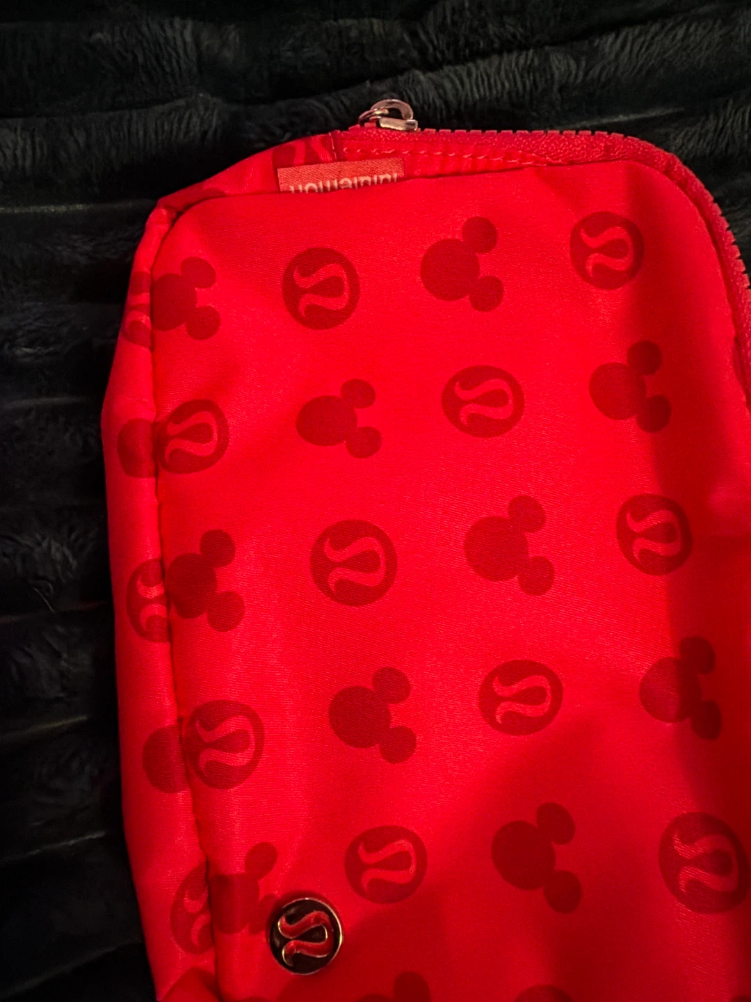 Everywhere belt bag Disney limited edition lululemon - photo 5