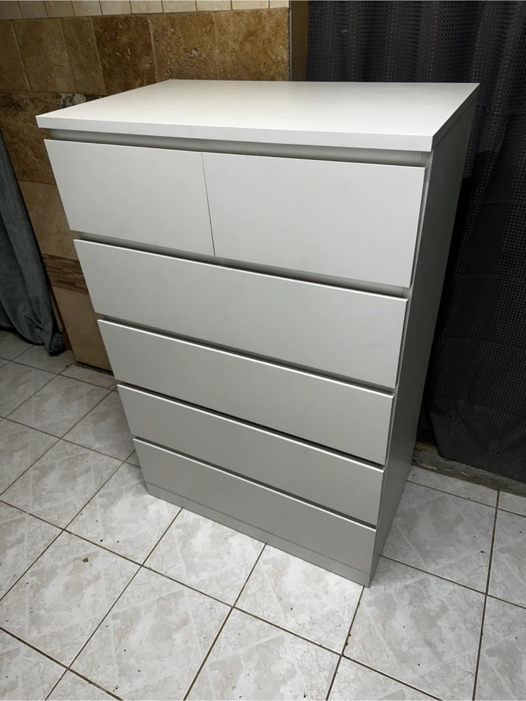 White 6‑Drawer Dresser – Modern & Clean