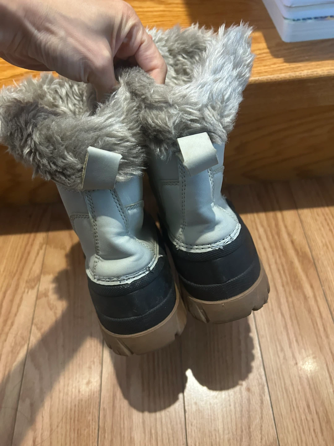 Canadiana Winter Boots with Faux Fur Women Size 7 - photo 4