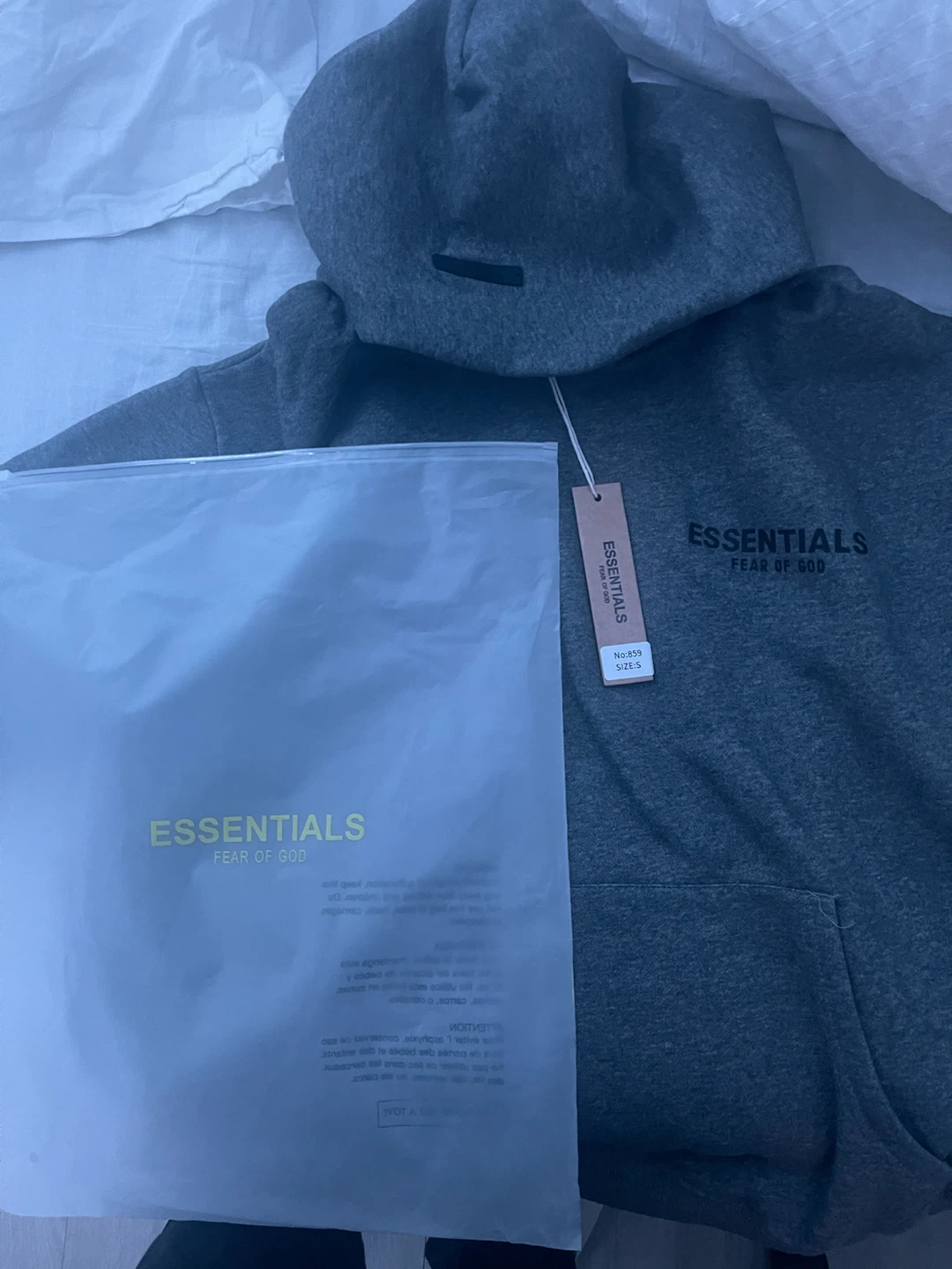 Dark grey essentials set