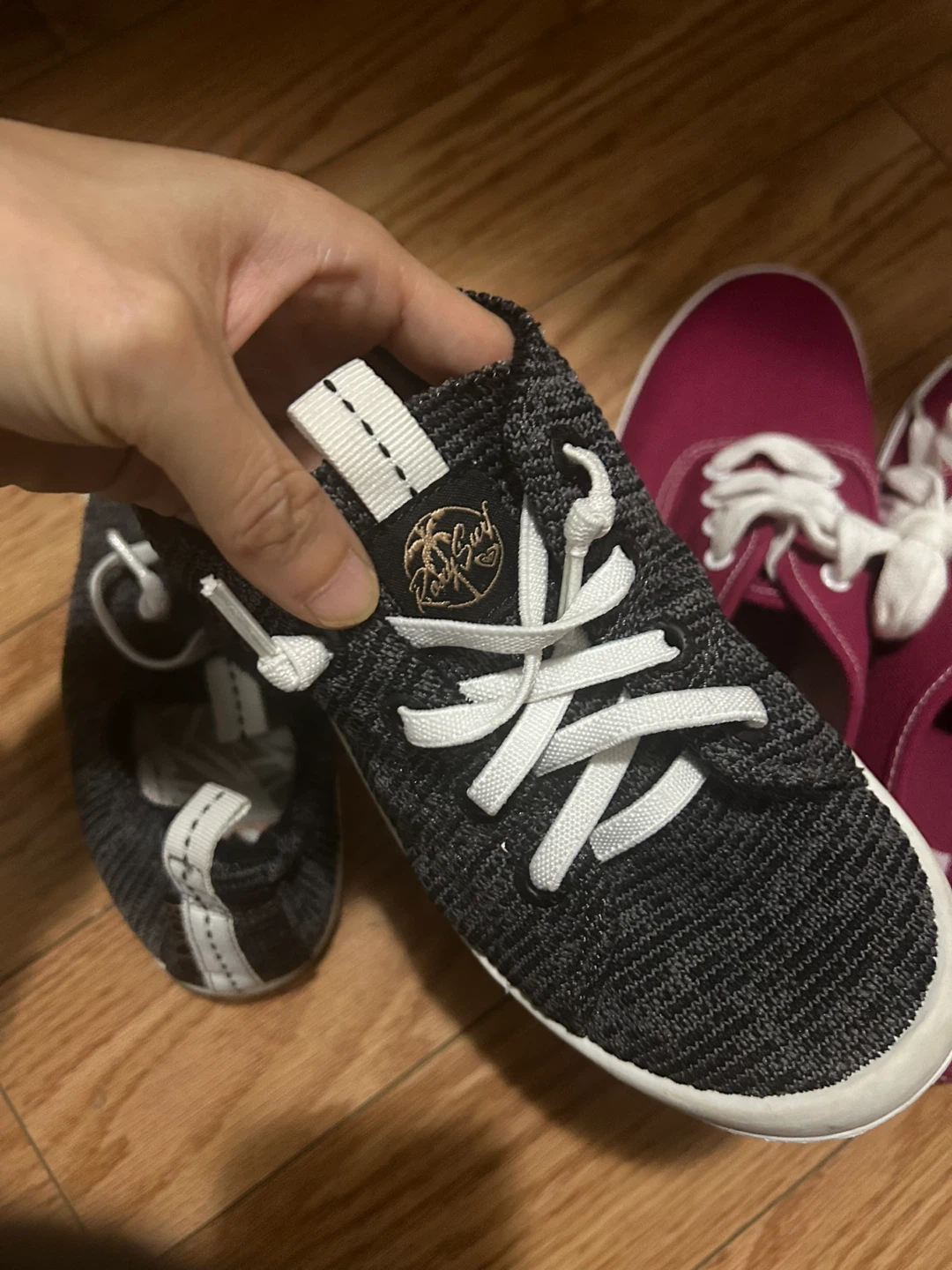 New Women Sneakers Bundle Size are US 5-8.5 - photo 2