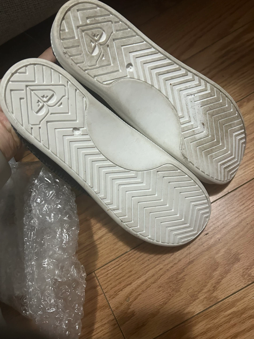 New Women Sneakers Bundle Size are US 5-8.5 - photo 3