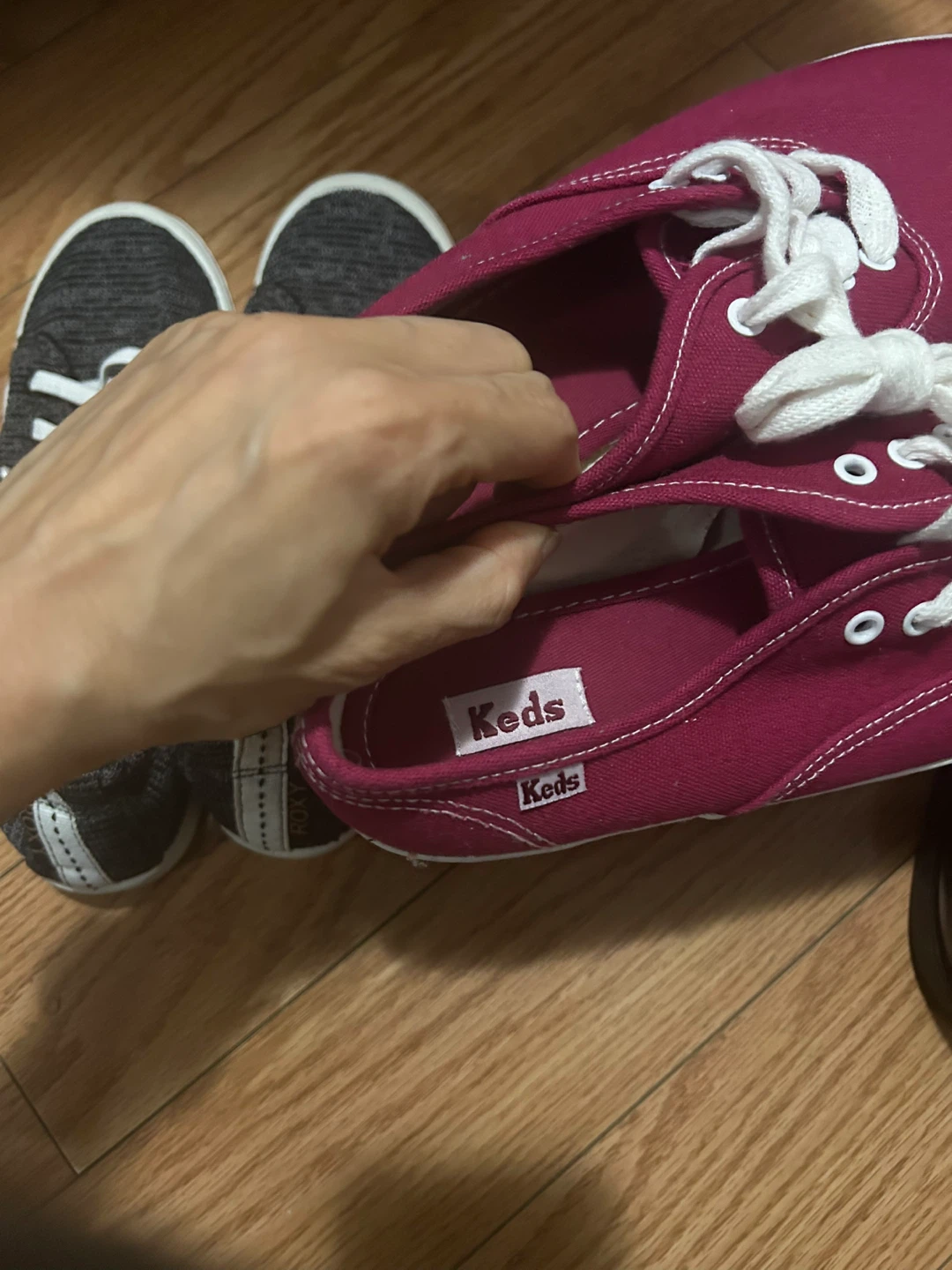 New Women Sneakers Bundle Size are US 5-8.5 - photo 4