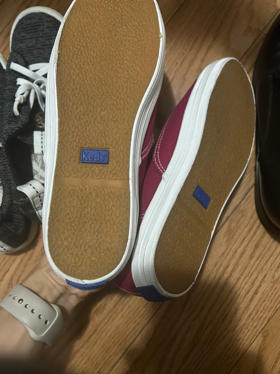 New Women Sneakers Bundle Size are US 5-8.5 - photo 5