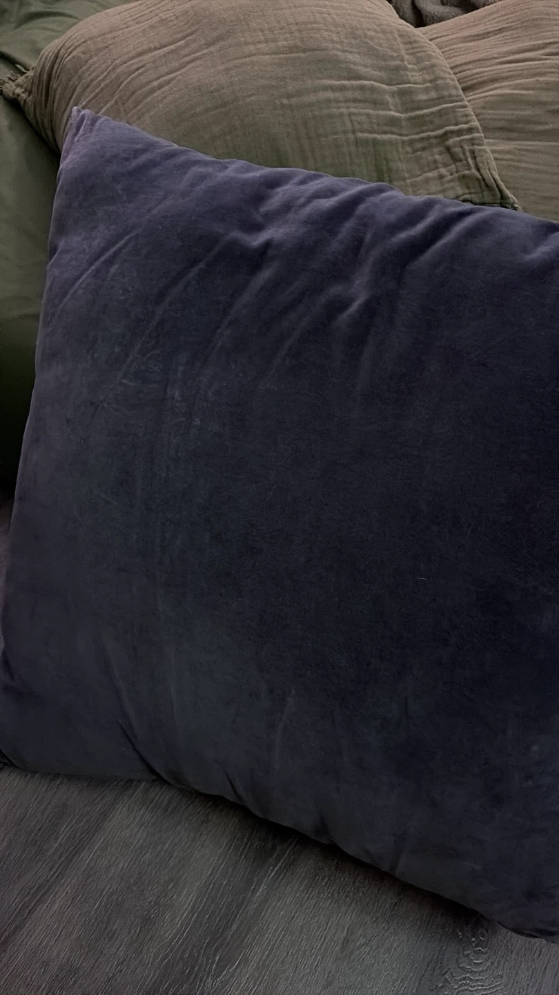 Pillows - photo 2