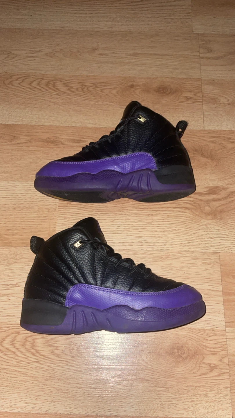 Size 1y Jordan 12 13$