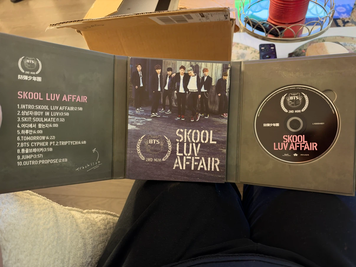 BTS Skool Luv Affair Album - photo 2