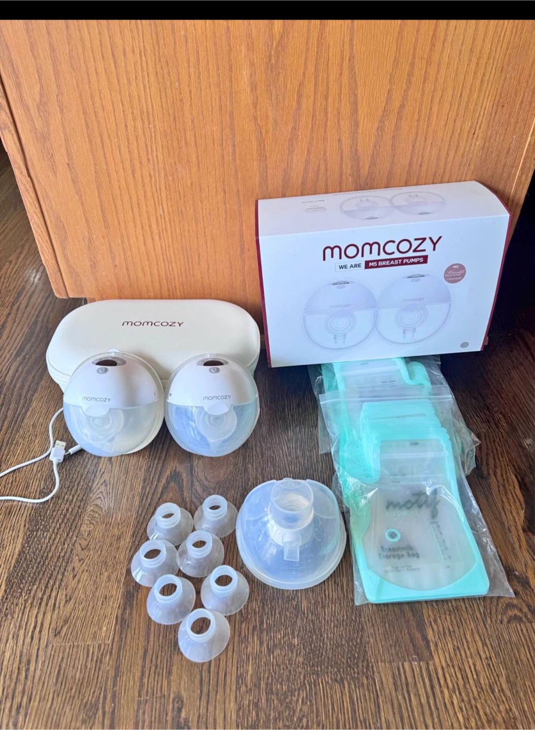 Momcozy M5 Wearable Breast Pump Set