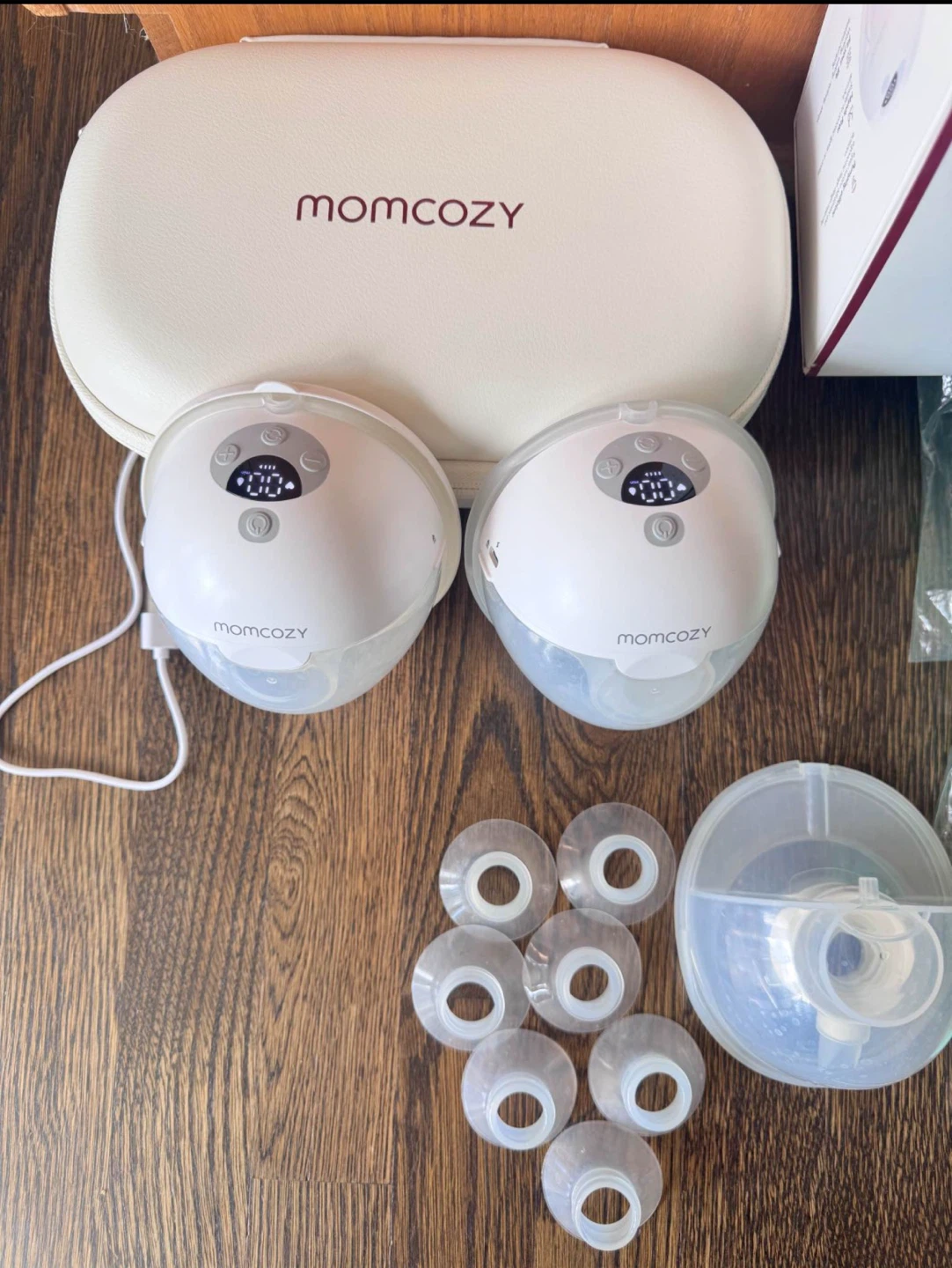 Momcozy M5 Wearable Breast Pump Set - photo 2