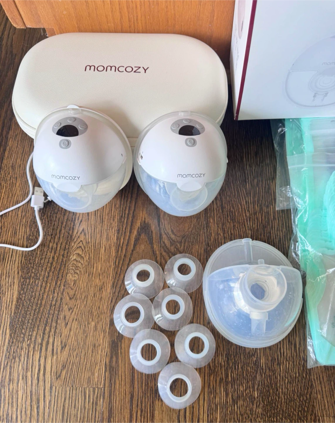 Momcozy M5 Wearable Breast Pump Set - photo 3
