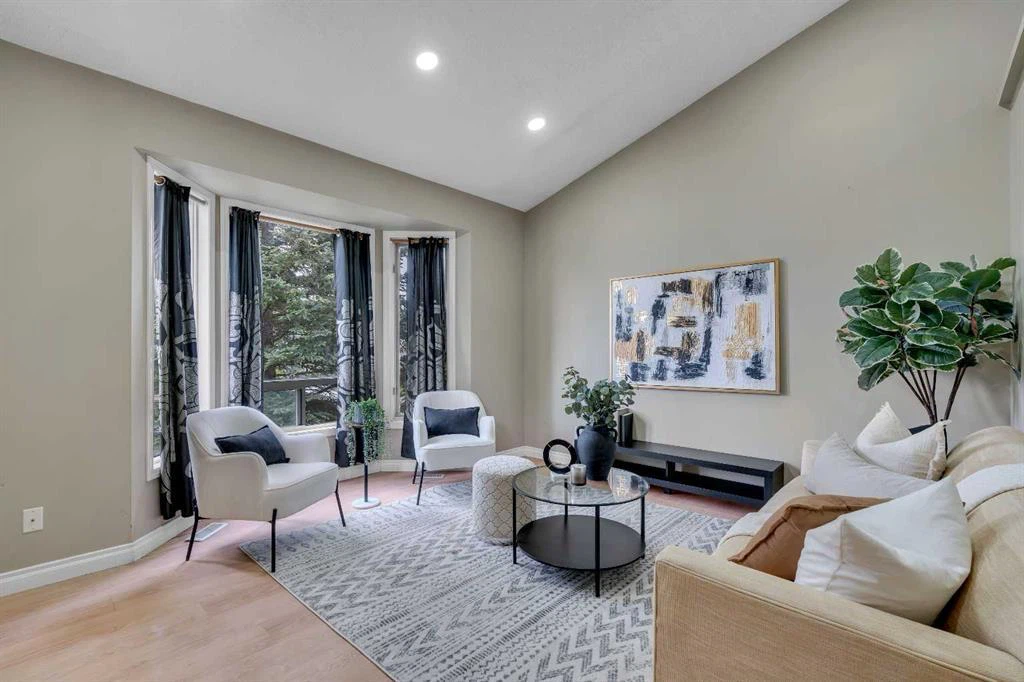5 Bed 2.5 Bath house for sale - photo 4