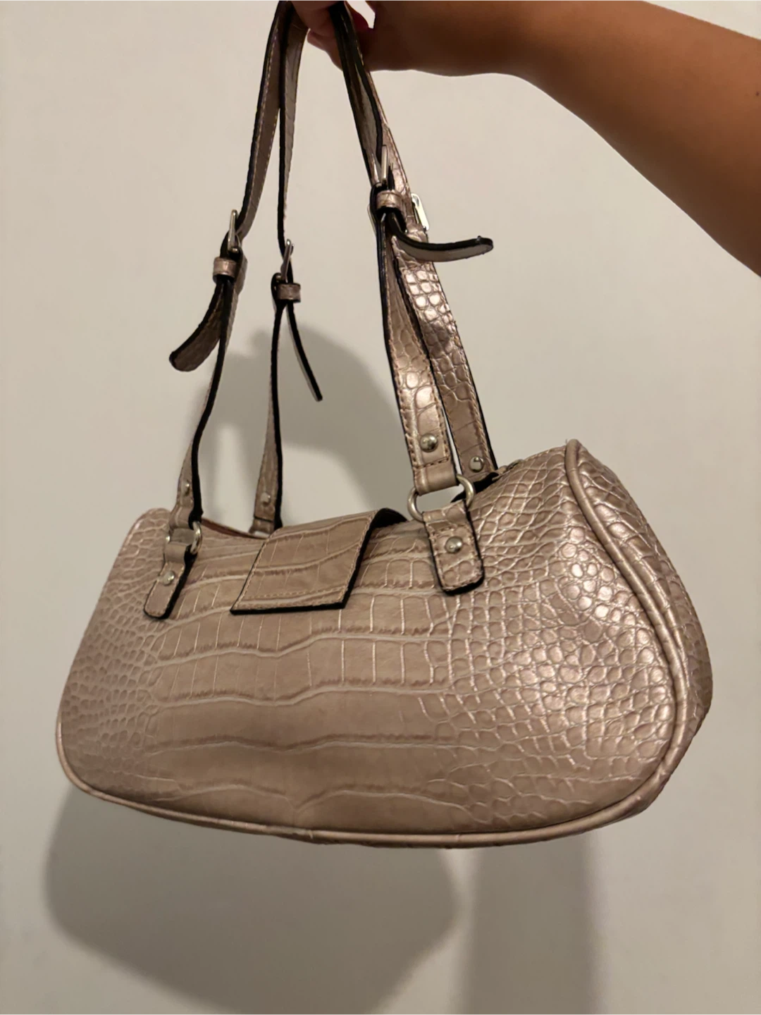 Guess Handbag in Metallic Croc-Embossed - photo 4