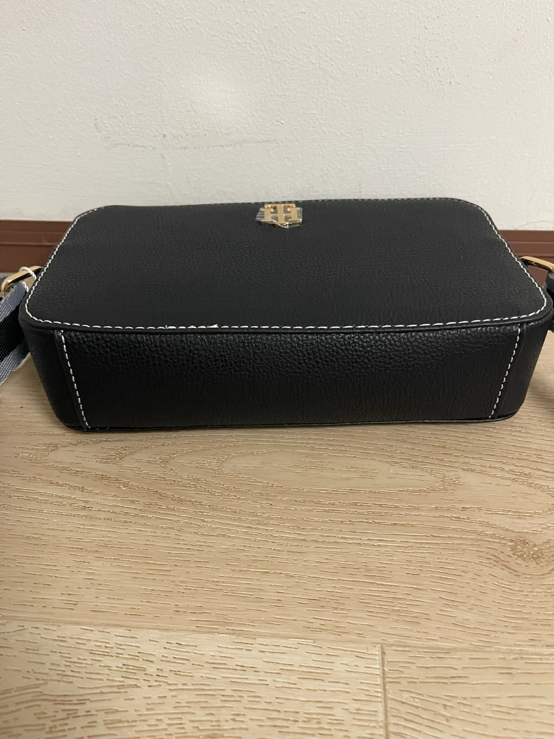 Tommy Hilfiger Black Crossbody Bag - photo 3