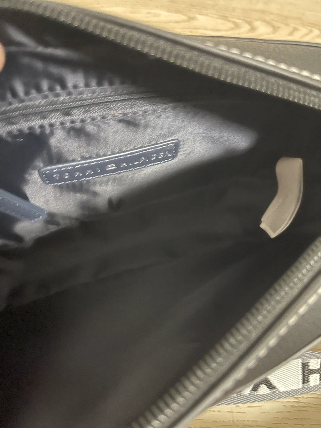 Tommy Hilfiger Black Crossbody Bag - photo 5