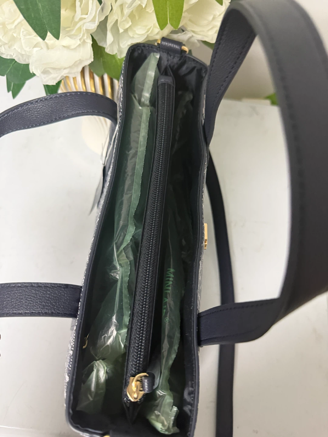 Tommy Hilfiger Monogram Tote Bag - photo 5