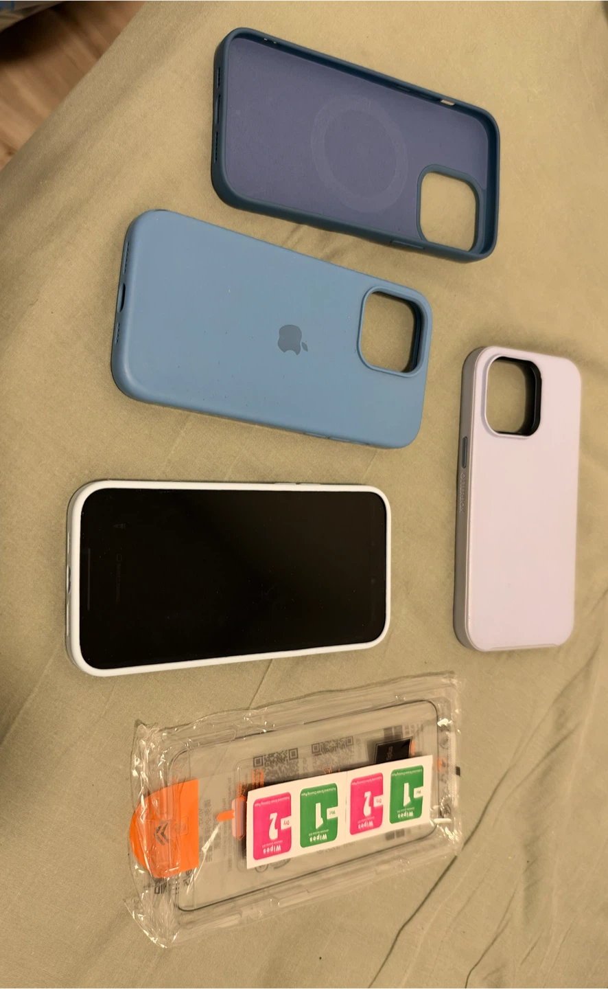 iPhone 14 Pro Max 128gb with 3 cases - 10/10 condition - photo 2