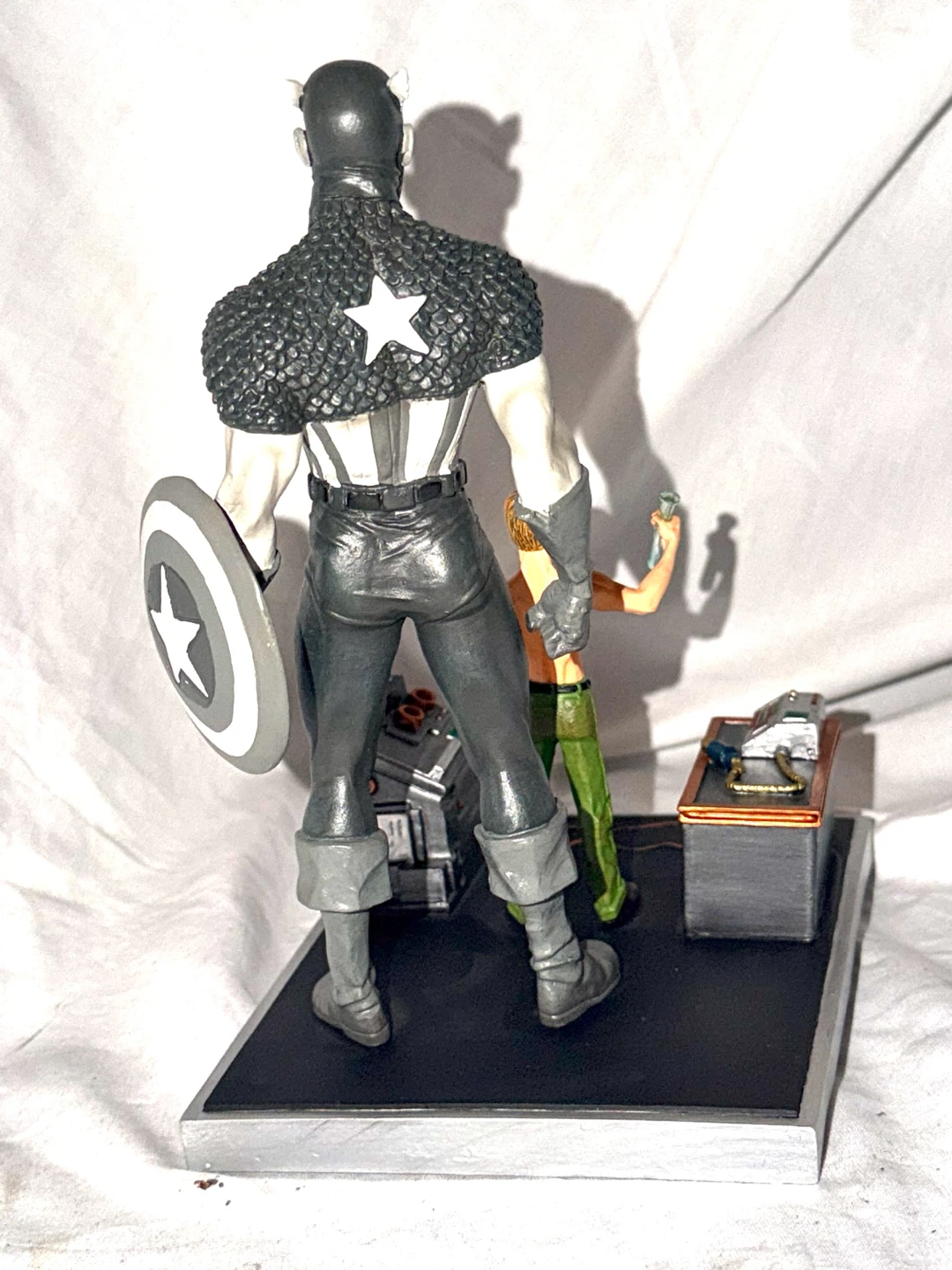 Marvel Captain America Origins Diamond Select Statue - photo 4